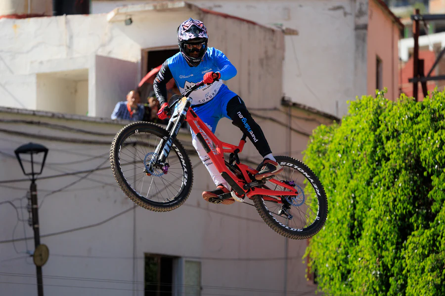 IJ RACING WORLD CUP DH TEAM 